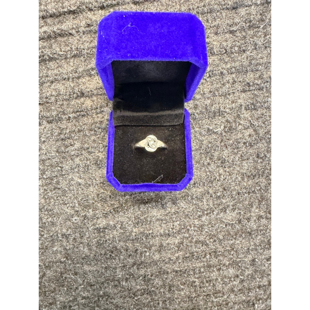 Vintage 14K White Gold Diamond Abstract Floral Ring Size 7.5